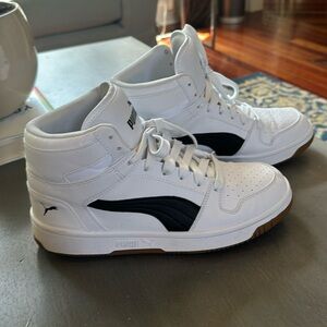 Puma Sneaks